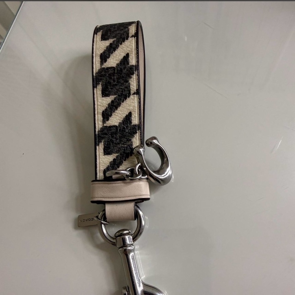 Coach keychain - Picture 3 of 3
